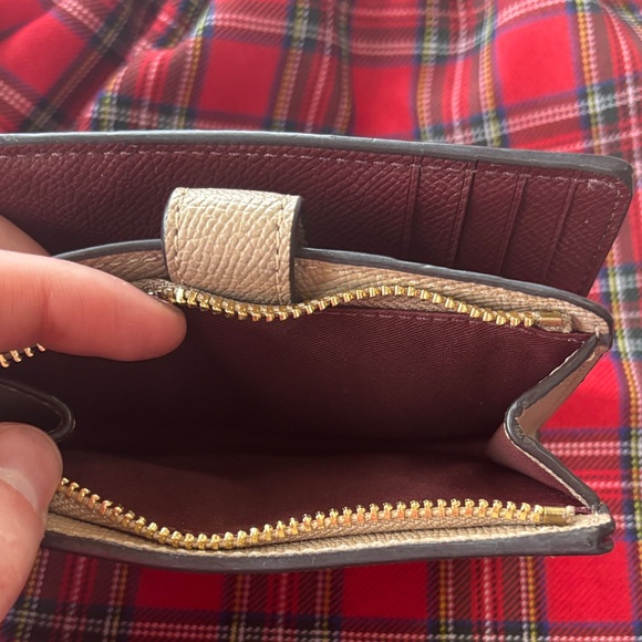 Coach Beige Leather Wallet - Picture 3 of 4